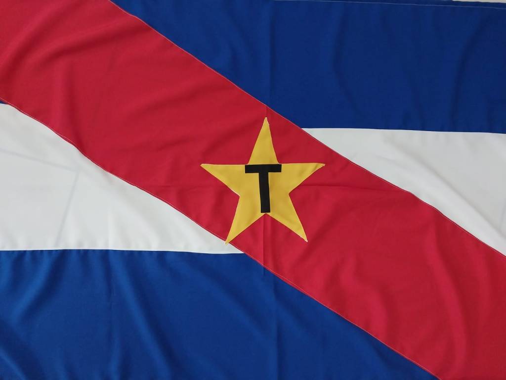 Banderas del Movimiento de Liberación Nacional Tupamaros, confeccionadas en tela de buena calidad. Medidas:140x80 cm